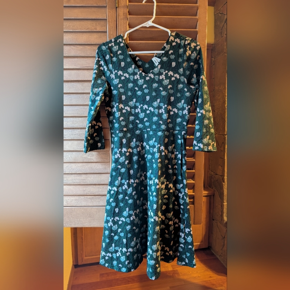 Pact Fit and Flare, size small regular, green